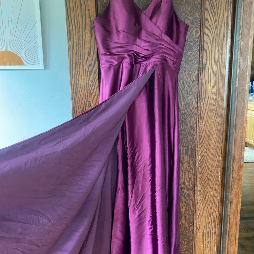 Floor length satin dress - Picture 2 of 12